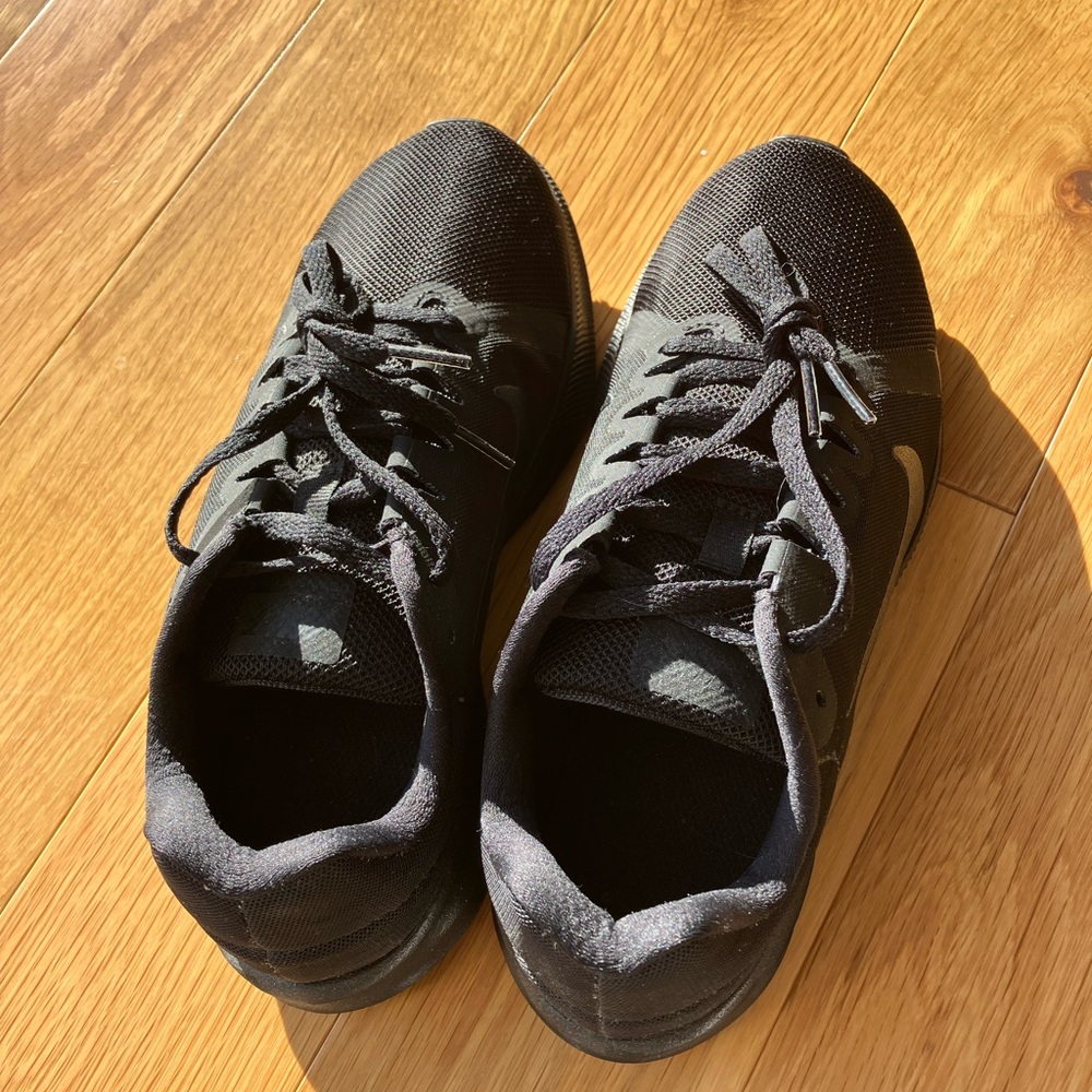 Nike Women’s Black Mesh Athletic Shoes NWOT